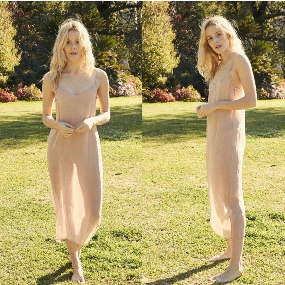 DÔEN Long Deep V-Neck Slip in Conch